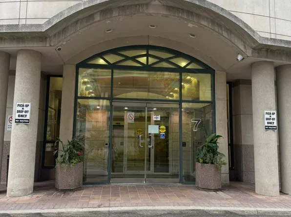 7 Lorraine Dr, Toronto, ON