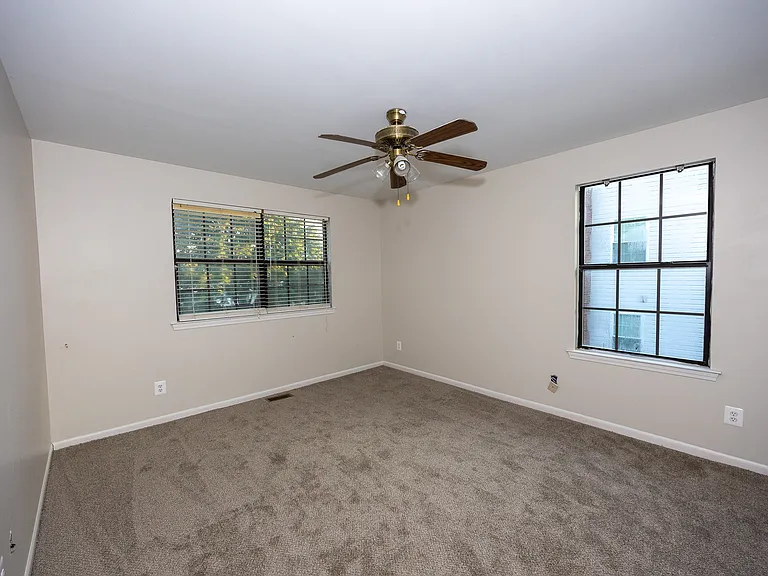 41 Country Hollow Cir — Photo 12