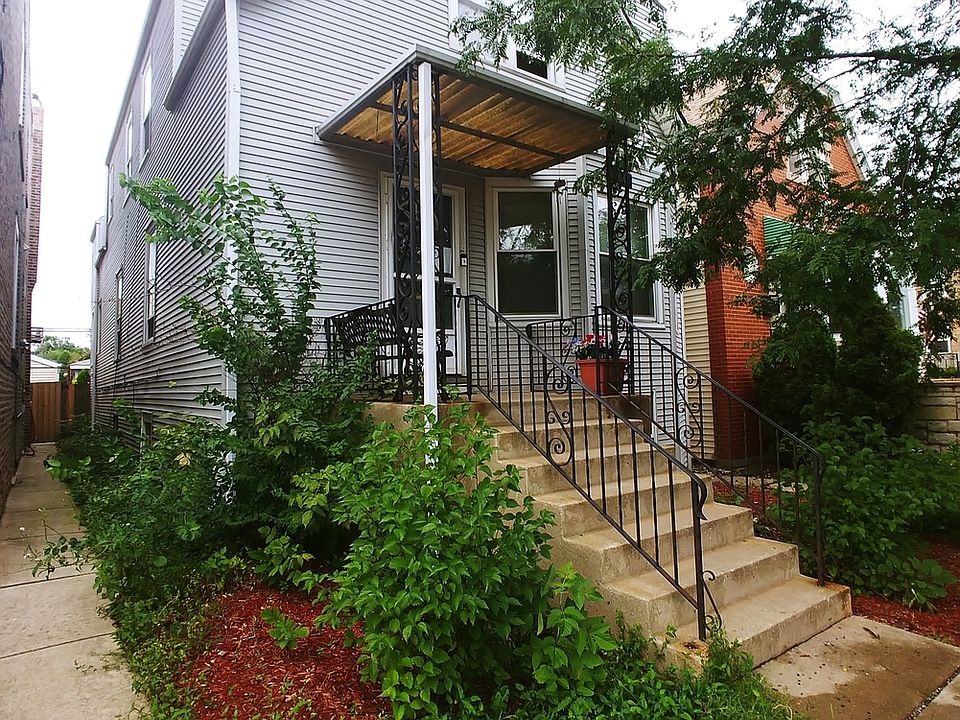 1st image of 3048 W Addison St