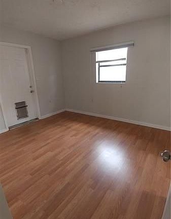 4th image of 3110 NE 10th Ave
