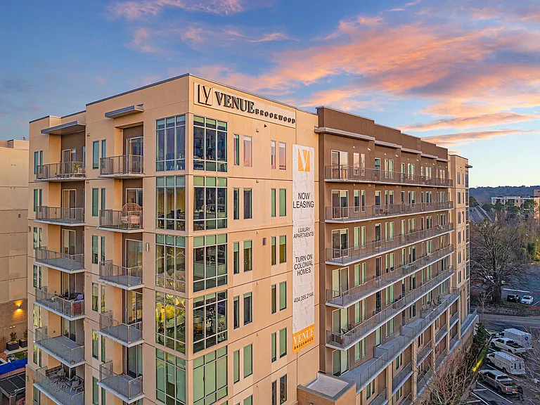 Venue Brookwood Apartments — Photo 45