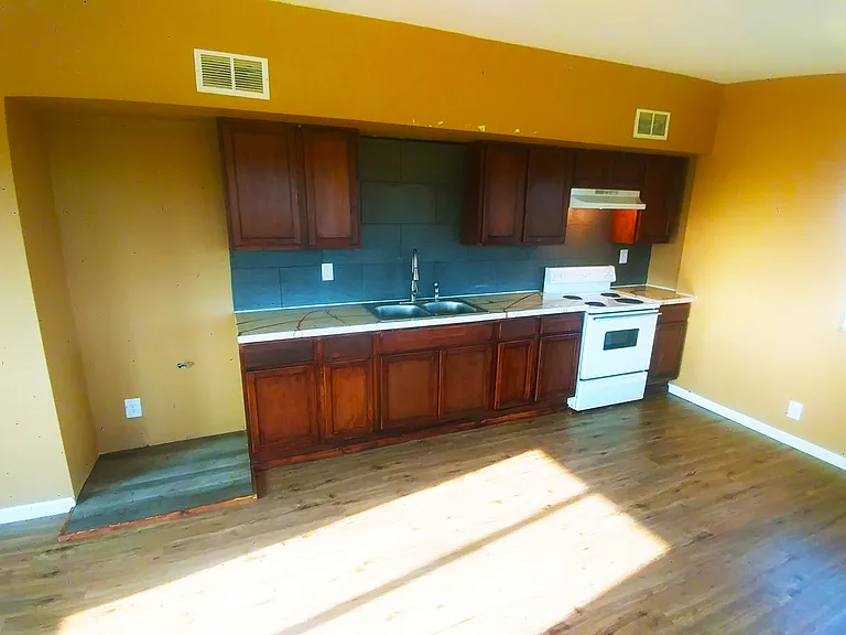 2112 Family Ln #C — Photo 31