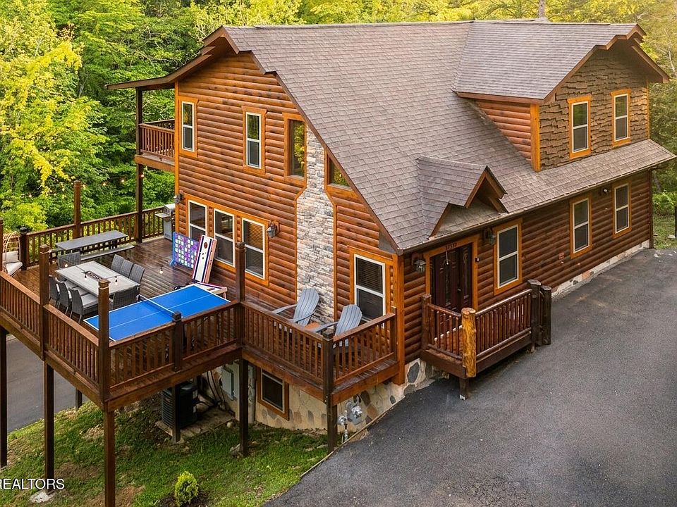 1st image of 2359 Alpine Village Way