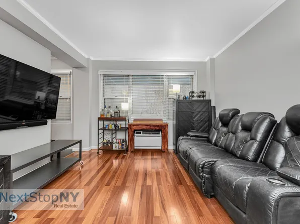 310 East 49th Street 2J image 1 of 7