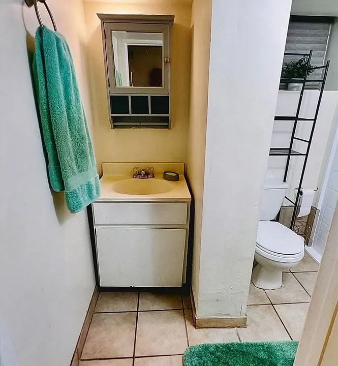 1136 E Laird Ave #BASEMENT