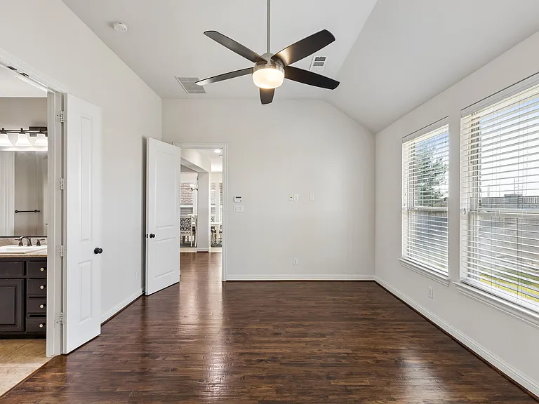 408 Vine St — Photo 16