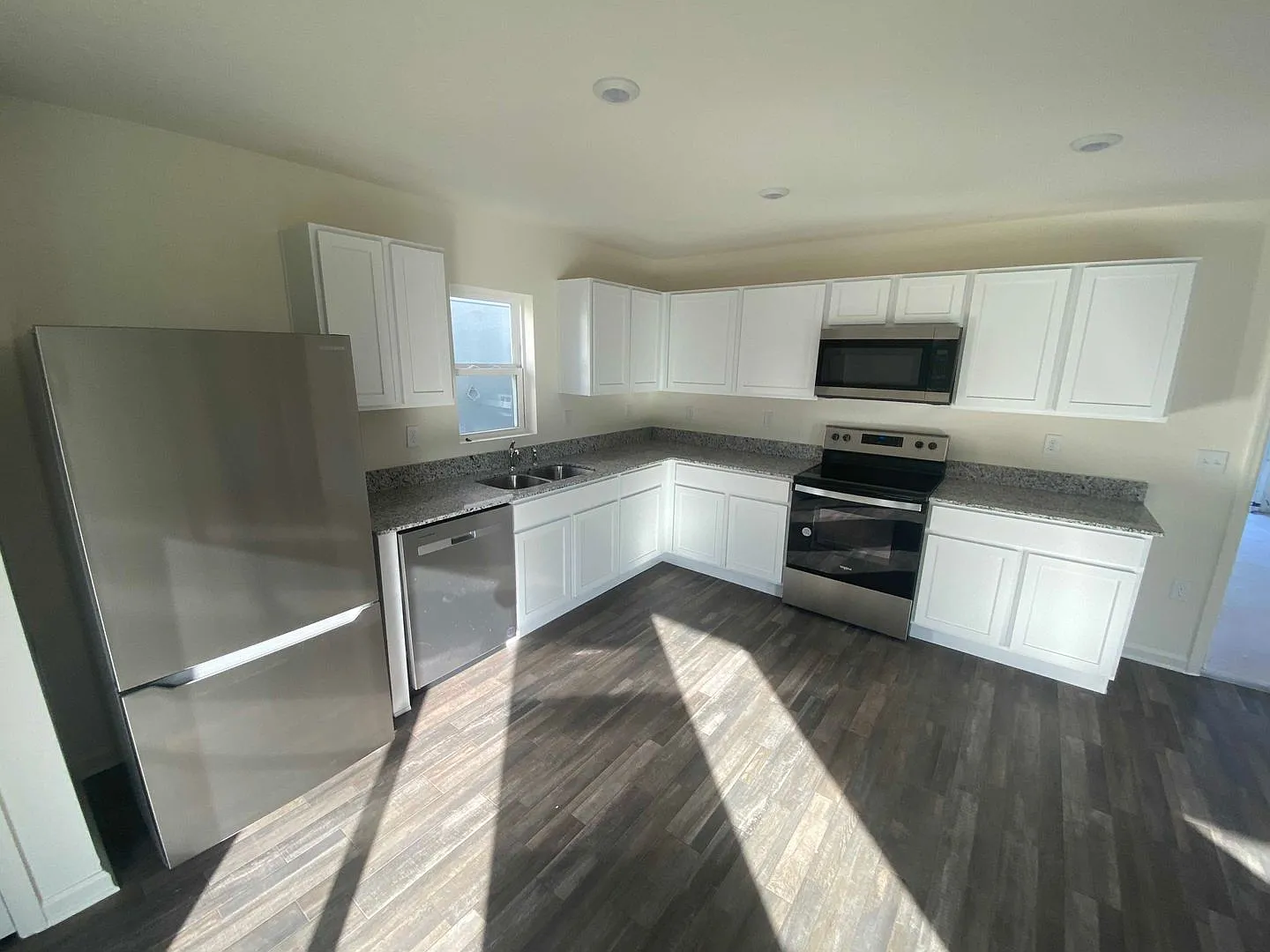Unfurnished, 3 Bed, 2.5 Bath, Newer 2 Story Home In Sumter Villas, Sumterville - Close To Village... — Photo 4