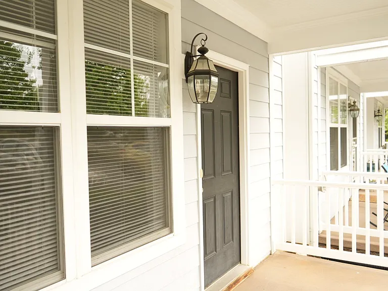 306 Marquette Ct — Photo 37