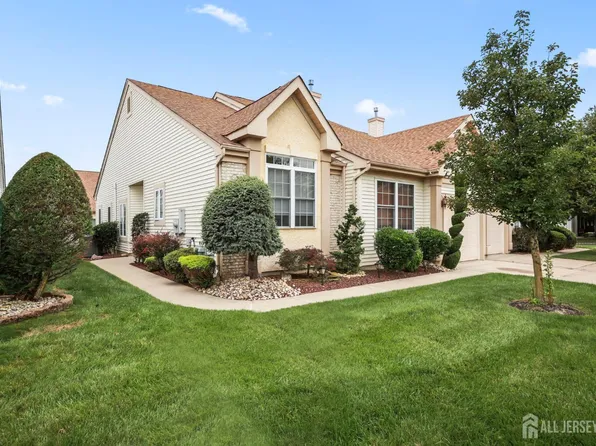 25 Wellfleet St, Monroe Township, NJ 08831