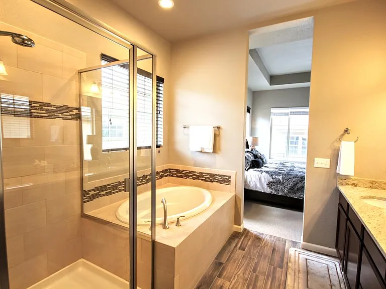 1401 Skyline Dr — Photo 35