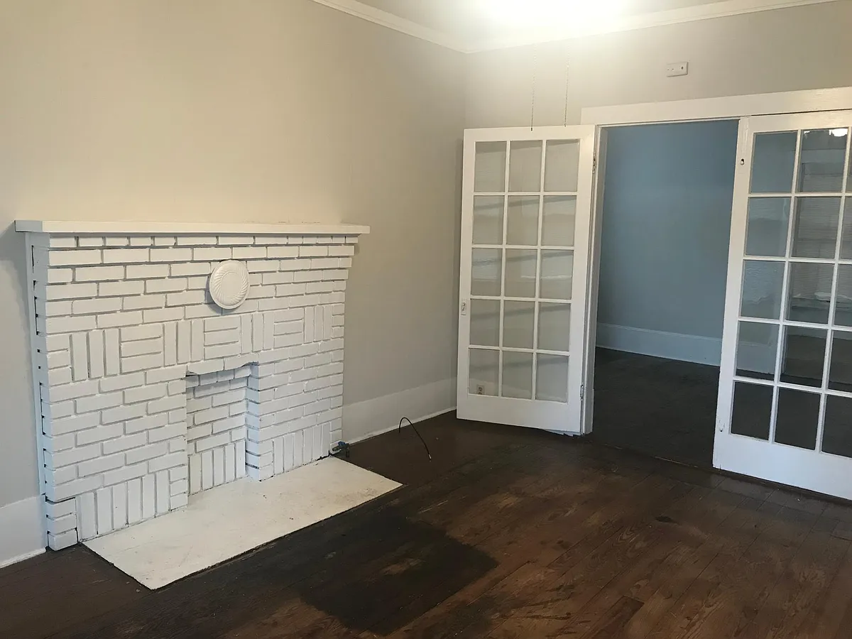 Living Room - 1017 N Harper St