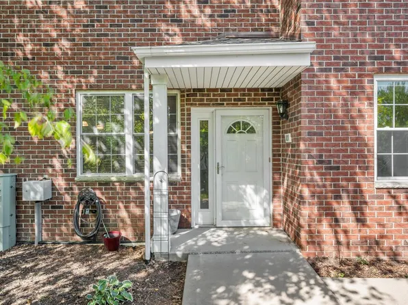 8485 S Ashbury LANE #101, Oak Creek, WI 53154