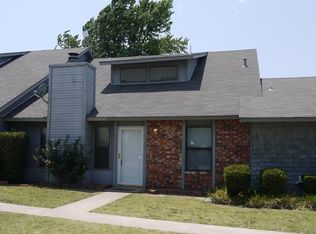 6897 NW Willow Springs Dr, Lawton, OK 73505