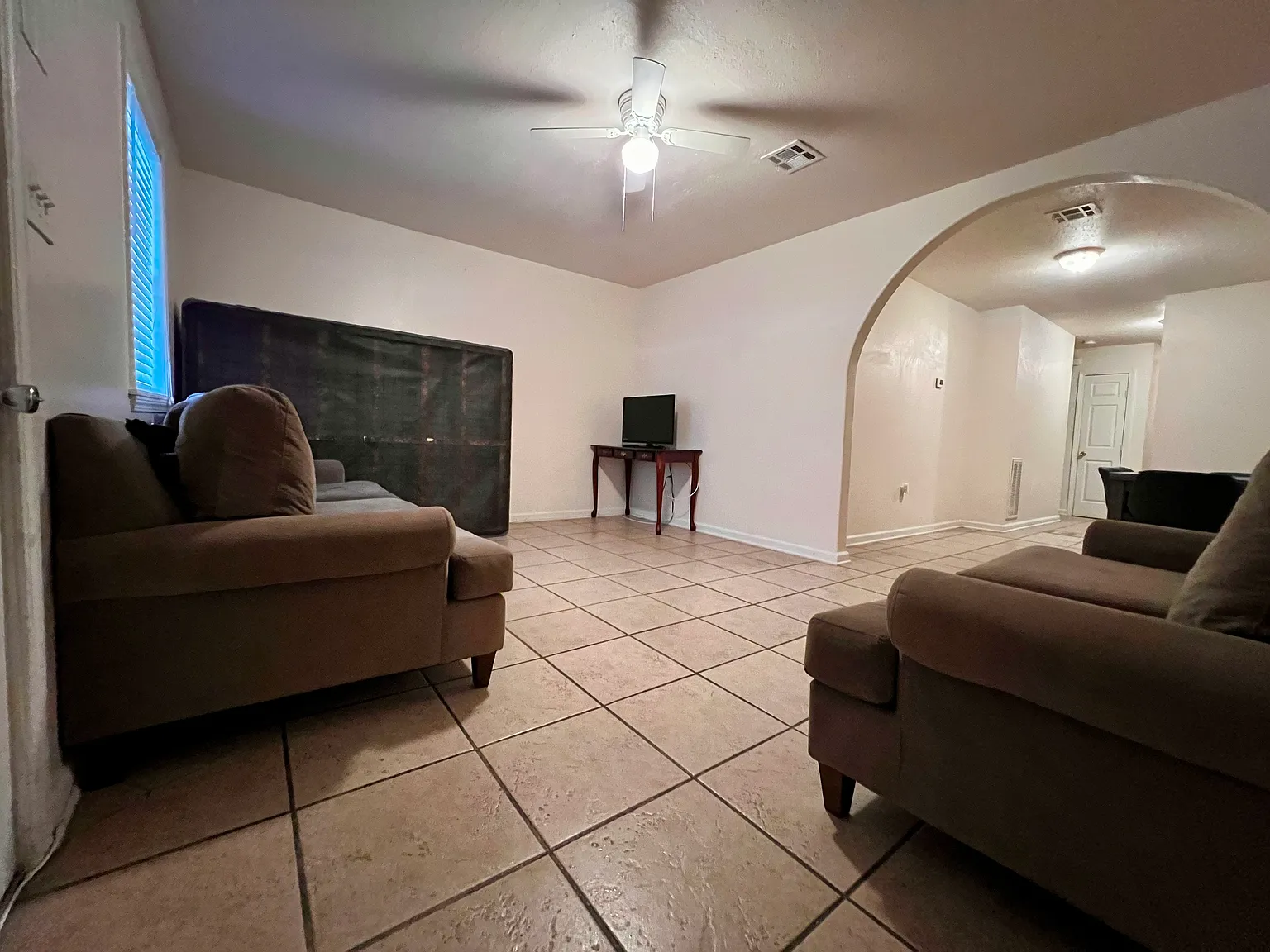 2 bed, 925 sqft, $1,400 — Photo 2