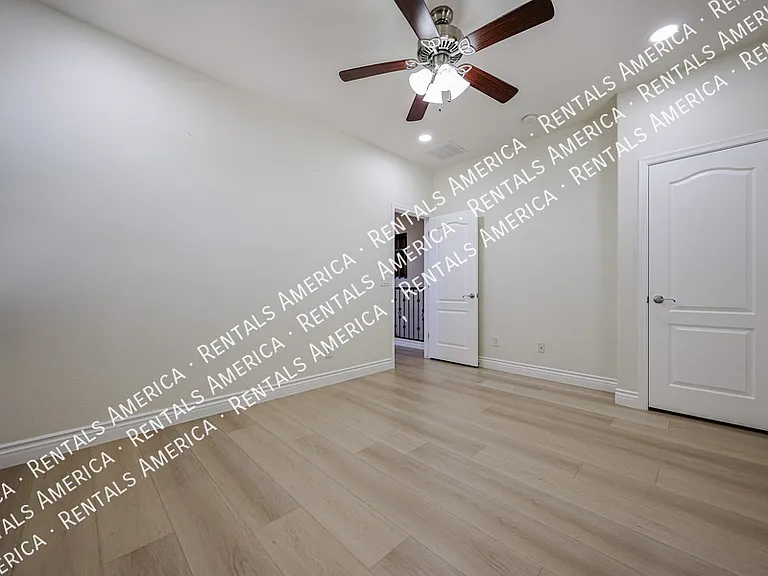 1081 N Mason Dr — Photo 34