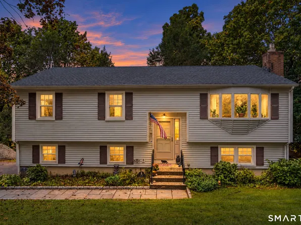 13 Ken Oaks Drive, Danbury, CT 06810