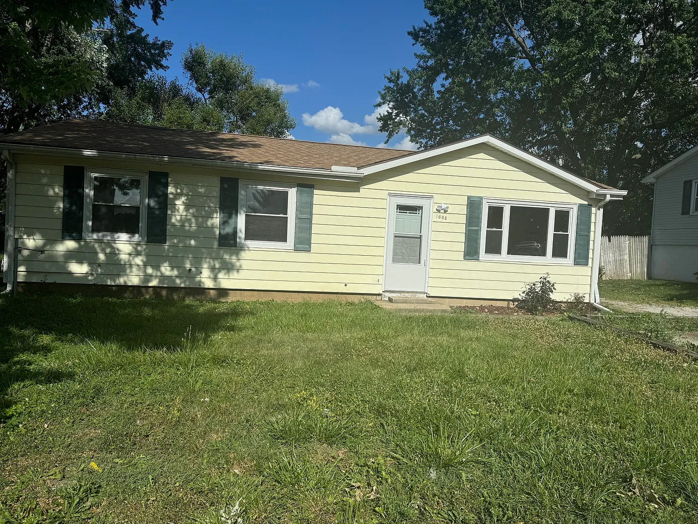 1608 N Mattis Ave photo 1