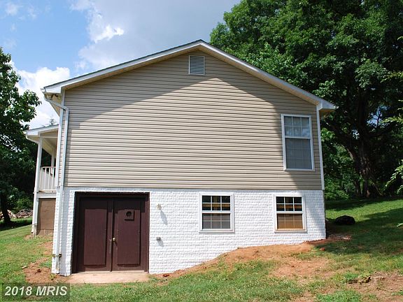 3rd image of 142 Berry Mountain Ln