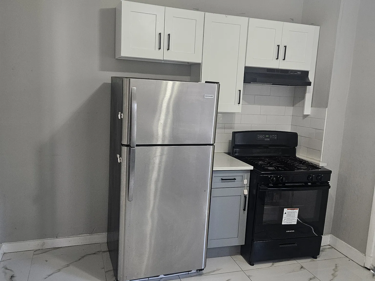 3 bed, $2,200 — Photo 2