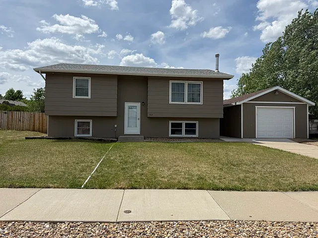 4037 Falcon Dr