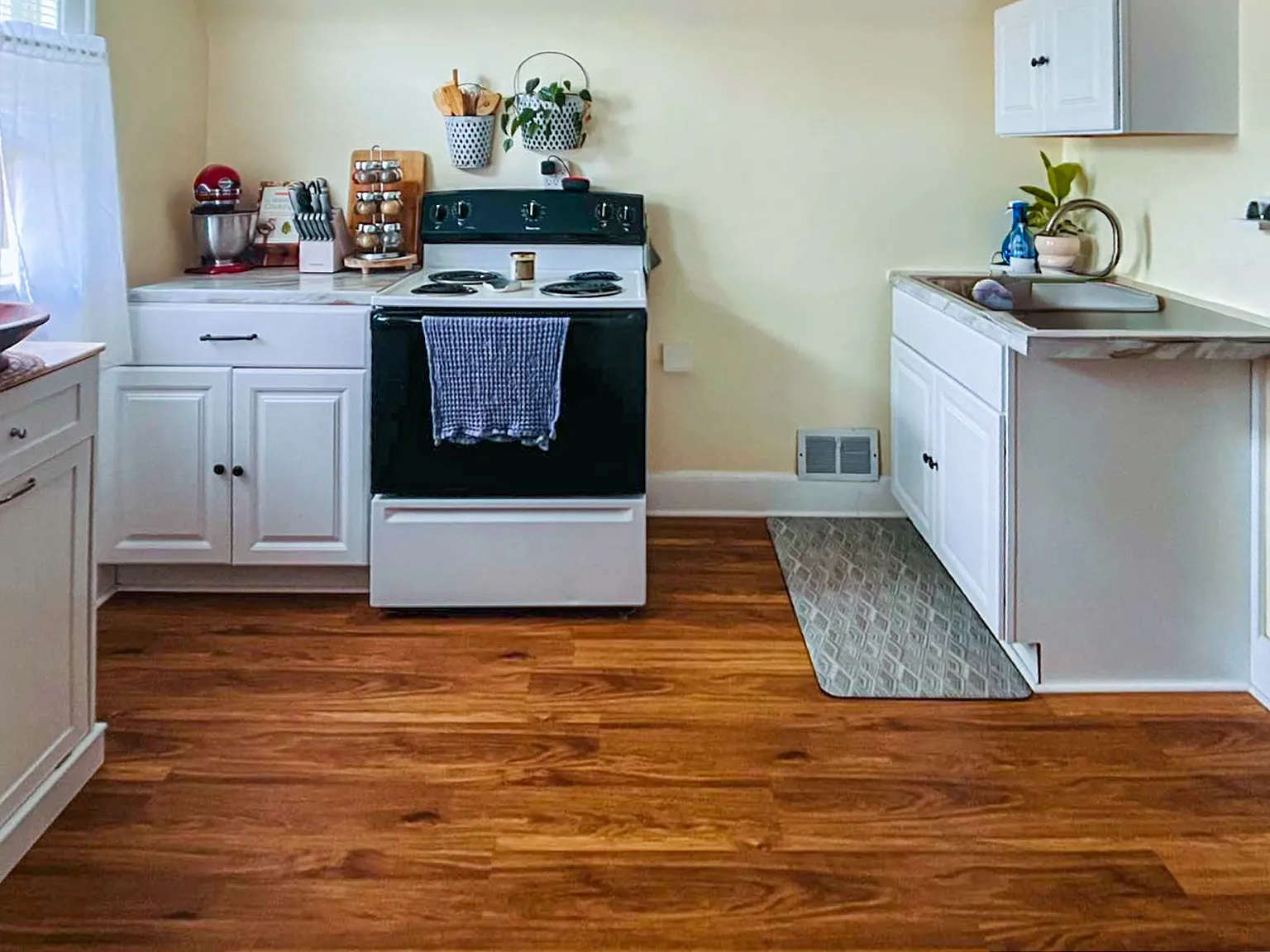 1 bed, 865 sqft, $1,450 — Photo 3