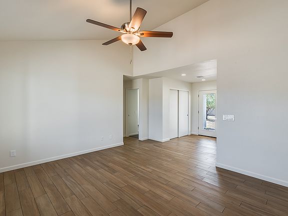 5th image of 4732 N 103rd Ave