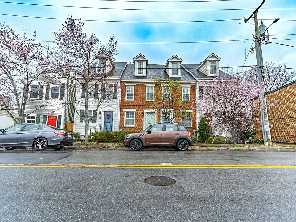 1010 Wythe St