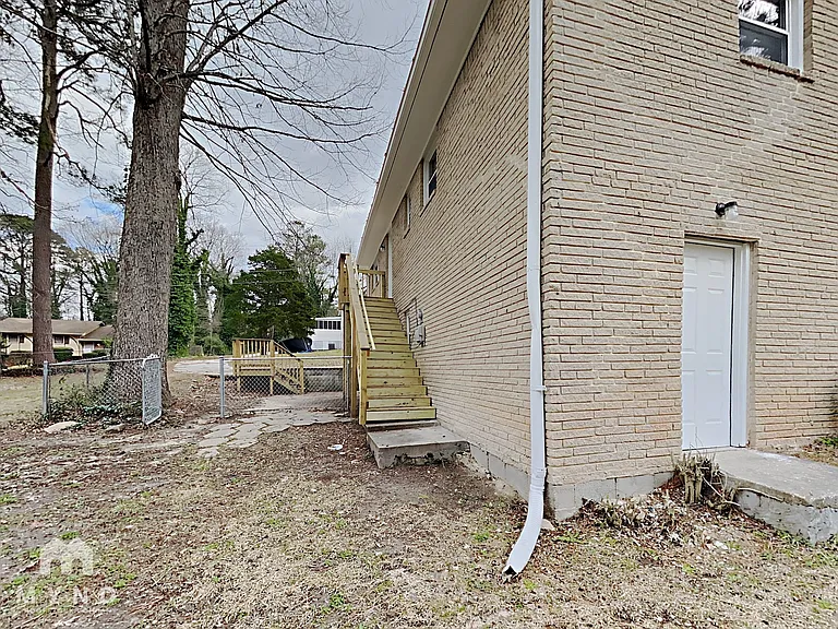 2715 Carriage Ln — Photo 20