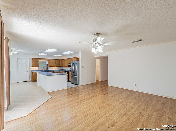3rd image of 8210 Cantura Mls