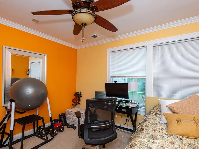 203 Salem Ct #10 — Photo 25
