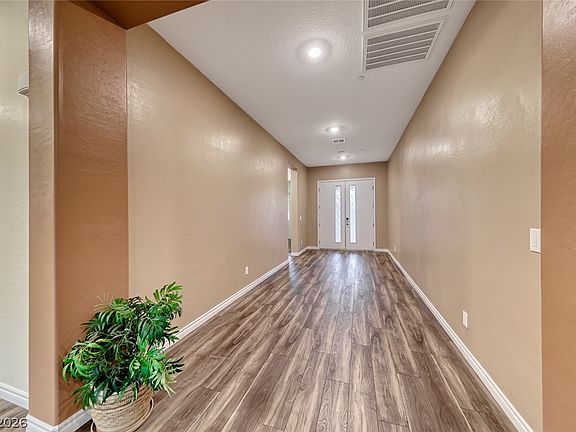 5th image of 72 Reflection Cove Dr