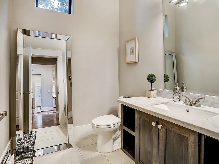 5655 Locke Ln — Photo 12
