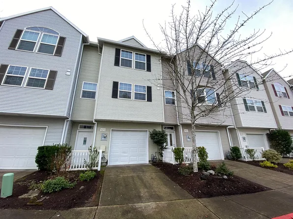 14290 SW Cougar Ridge Dr, Beaverton, OR 97008
