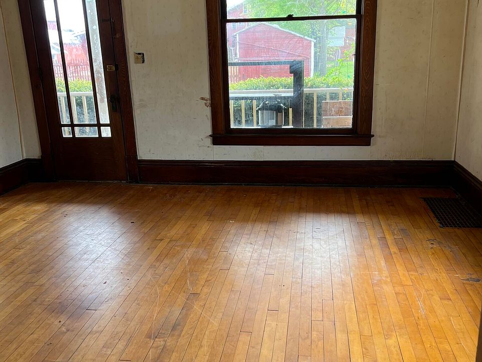 2nd image of 311 N Washington St