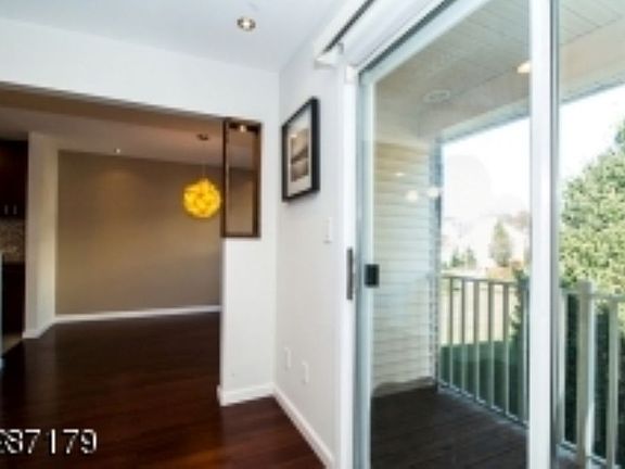 4th image of 22 Frankie Ln