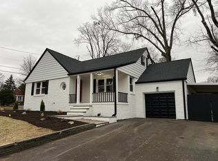 252 Knickerbocker Rd, Closter, NJ 07624