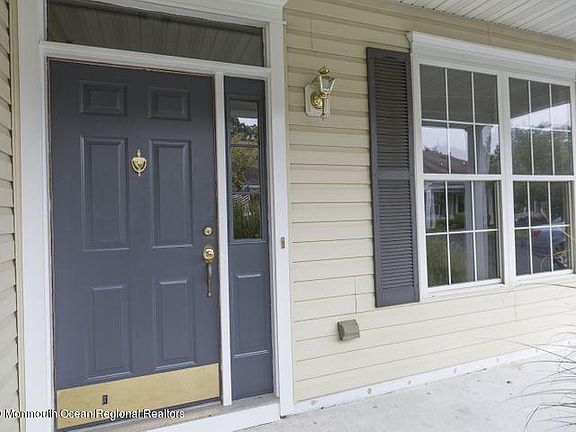 2nd image of 7 Sunnylawn Ln