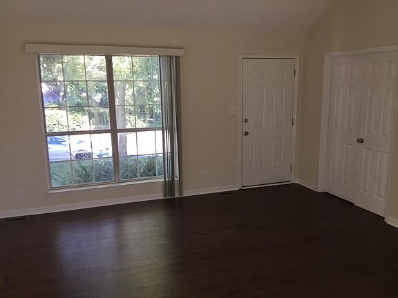 3rd image of 63 Grassmire Drive Clarksville