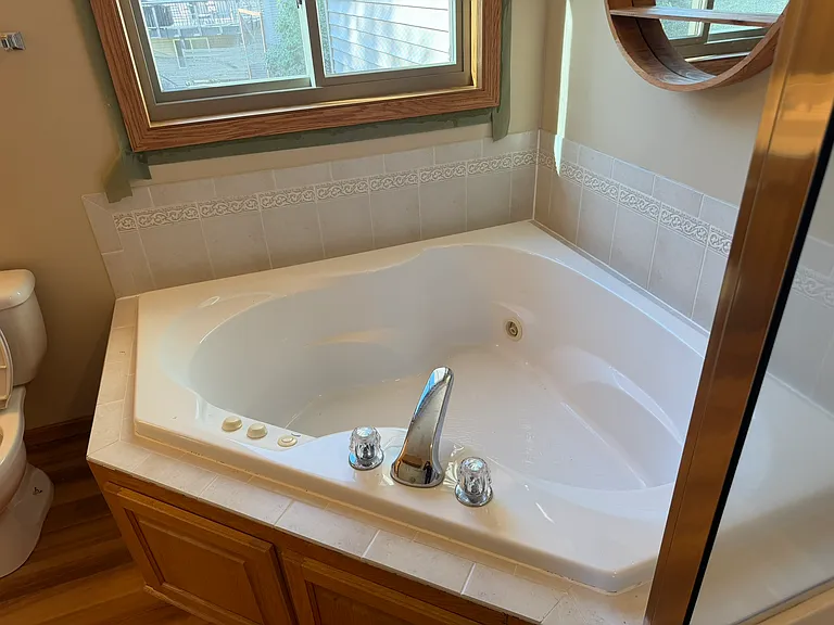 15828 Drake St NW — Photo 8