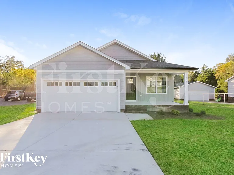 1213 Carolyn Ave — Photo 1