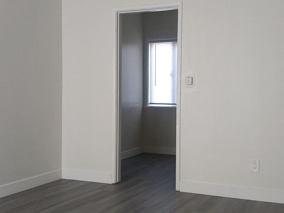 4th image of 4544 N Lakewood Blvd