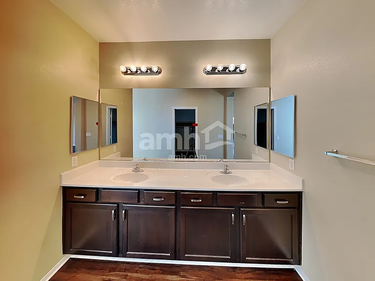 7585 Engleberg Ave — Photo 15
