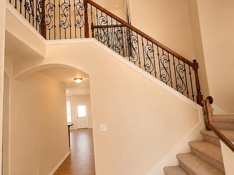 7827 Mesquite Manor Ln — Photo 3