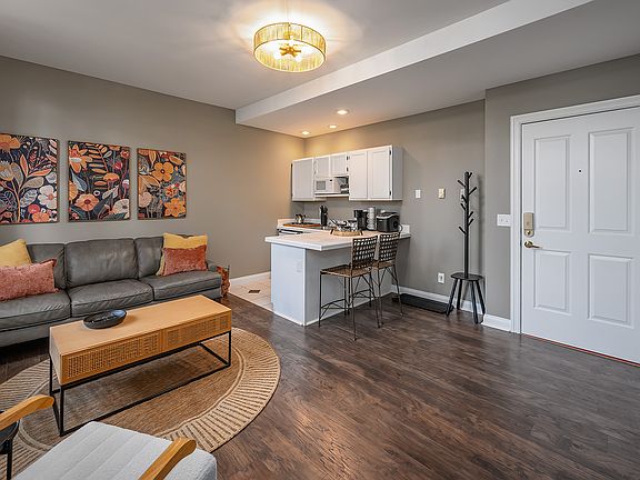 5th image of W3216 S Lakeshore Dr #103