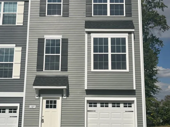 109 Overlook Dr #61A, Hanover, PA 17331