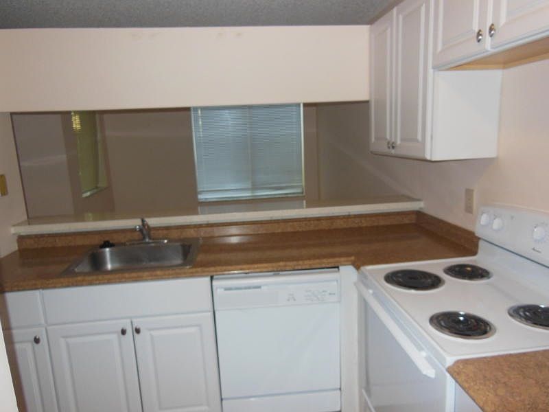 1st image of 19115 Glenmoor Dr