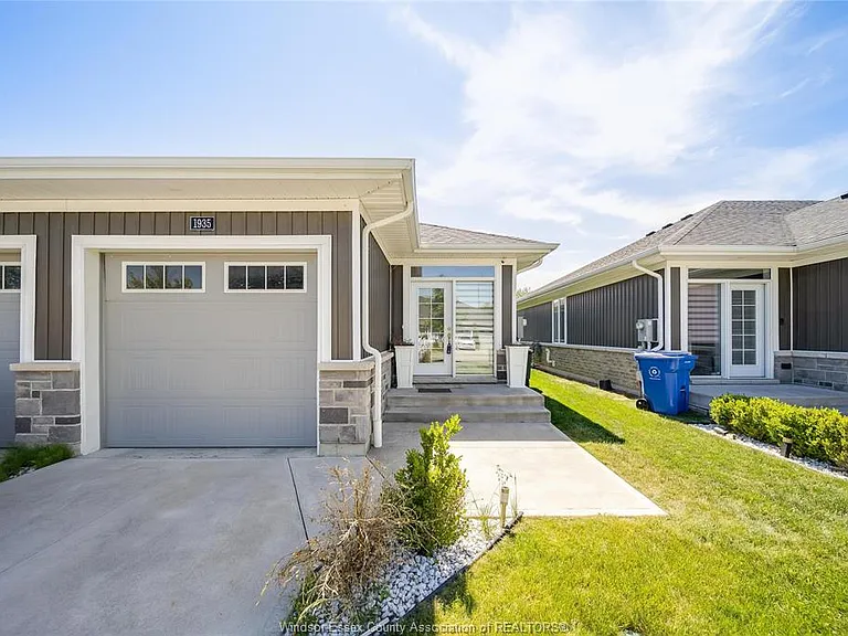 1935 Ethan Ct — Photo 2