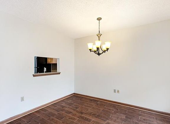 5th image of 217 Pineridge Ct #217