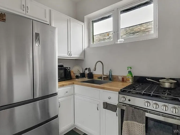 153 Allen St — Photo 7