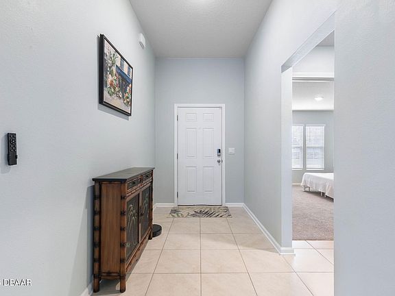 4th image of 11 Pittson Ln